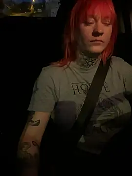 poussichienne online show from May 26, 2026, 2:53 am