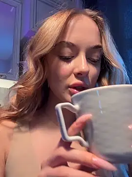 Snapshot of enjoy_my_beauty chatting on March 7, 2026, 7:04 am enjoy my beauty online show from March 7, 2026, 7:04 am