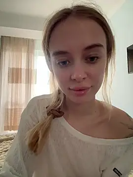 Snapshot of enjoy_my_beauty chatting on May 6, 2026, 6:39 am enjoy my beauty online show from May 6, 2026, 6:39 am