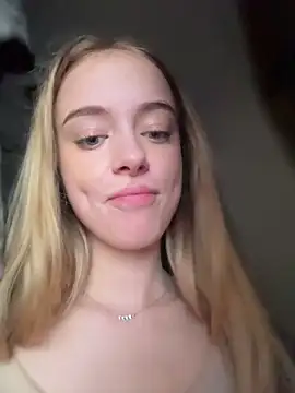 Snapshot of enjoy_my_beauty chatting on March 29, 2026, 6:37 am enjoy my beauty online show from March 29, 2026, 6:37 am