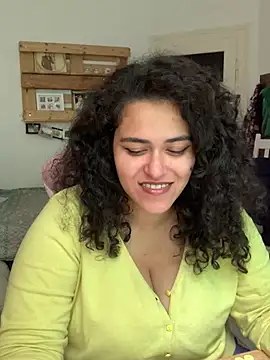 Snapshot of Curvydesifromgermany chatting on July 6, 2026, 11:17 am Curvydesifromgermany online show from July 6, 2026, 11:17 am
