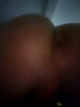 Snapshot of Hunnyhunty420 chatting on April 10, 2026, 3:35 am Hunnyhunty420 online show from April 10, 2026, 3:35 am