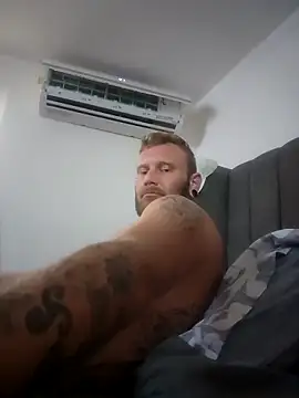 Snapshot of Hunnyhunty420 chatting on April 15, 2026, 1:11 am Hunnyhunty420 online show from April 15, 2026, 1:11 am