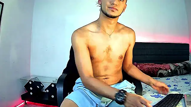 Snapshot of Kevin_Torres chatting on November 27, 2025, 4:18 pm Kevin Torres online show from November 27, 2025, 4:18 pm