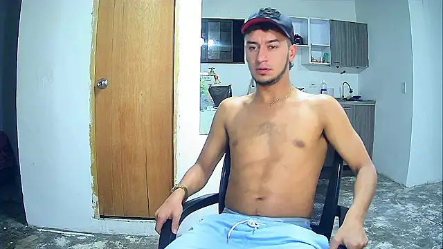 Snapshot of Kevin_Torres chatting on October 30, 2025, 11:23 pm Kevin Torres online show from October 30, 2025, 11:23 pm