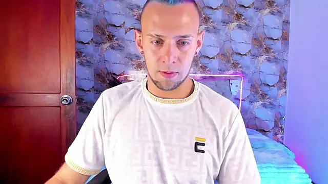 Snapshot of Damon_Bakert chatting on April 27, 2026, 2:37 pm Damon Bakert online show from April 27, 2026, 2:37 pm
