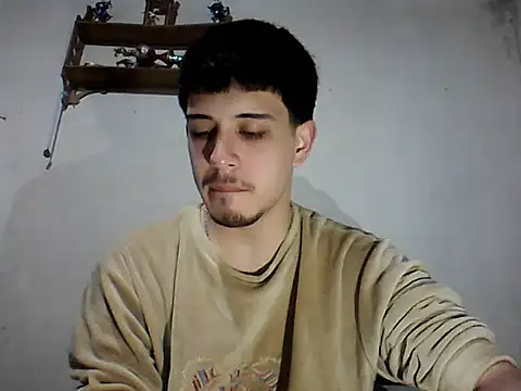 Snapshot of Elvergonn2105 chatting on September 26, 2025, 4:30 am Elvergonn2105 online show from September 26, 2025, 4:30 am