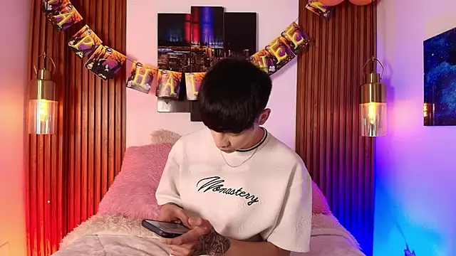 Snapshot of Steev_Novoa chatting on October 24, 2025, 7:13 pm Steev Novoa online show from October 24, 2025, 7:13 pm