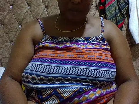 Snapshot of zoey10 chatting on December 17, 2025, 6:46 pm zoey10 online show from December 17, 2025, 6:46 pm