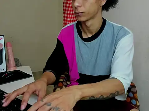 Snapshot of cardrey05 chatting on September 19, 2025, 8:02 pm cardrey05 online show from September 19, 2025, 8:02 pm