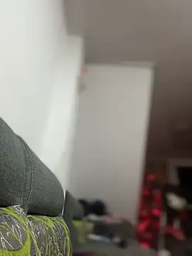 Snapshot of Emiily_lee chatting on December 1, 2025, 7:09 am Emiily lee online show from December 1, 2025, 7:09 am