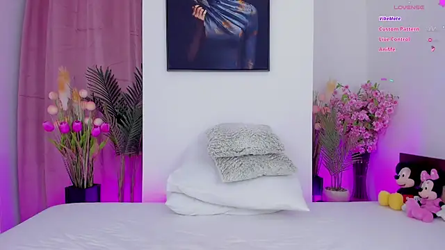 Snapshot of DiammondDia chatting on March 11, 2025, 10:42 pm DiammondDia online show from March 11, 2025, 10:42 pm