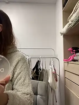 Snapshot of AnaWest chatting on September 22, 2025, 6:19 am AnaWest online show from September 22, 2025, 6:19 am