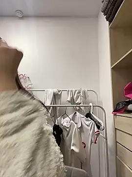 Snapshot of AnaWest chatting on October 10, 2025, 5:41 am AnaWest online show from October 10, 2025, 5:41 am