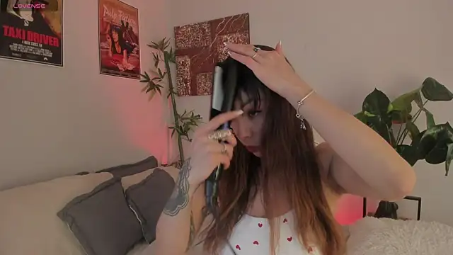 Snapshot of iriiina_veneno chatting on October 7, 2025, 9:49 pm iriiina veneno online show from October 7, 2025, 9:49 pm