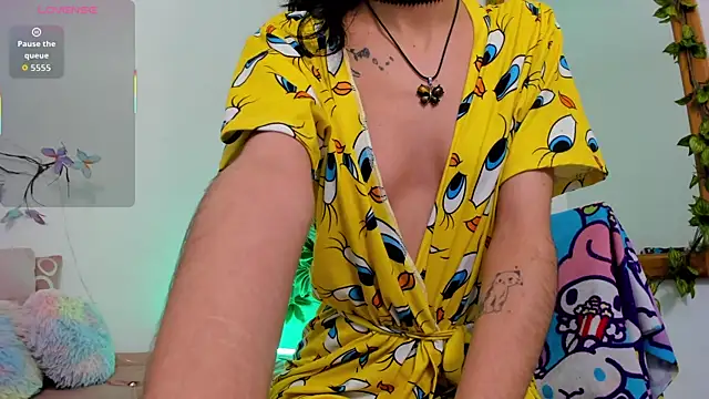 Snapshot of BonnieCute_ chatting on November 20, 2025, 12:33 am BonnieCute online show from November 20, 2025, 12:33 am