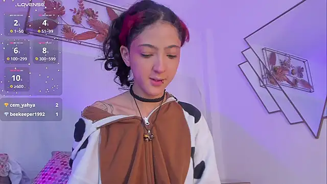 Snapshot of BonnieCute_ chatting on October 26, 2025, 12:22 am BonnieCute online show from October 26, 2025, 12:22 am