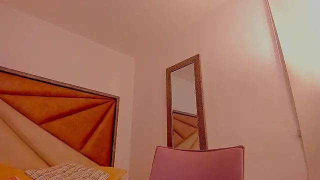 Snapshot of BonnieCute_ chatting on February 12, 2026, 11:59 pm BonnieCute online show from February 12, 2026, 11:59 pm