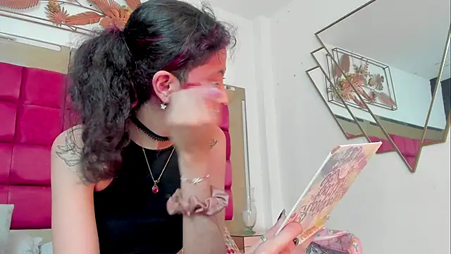 Snapshot of BonnieCute_ chatting on March 2, 2026, 11:33 pm BonnieCute online show from March 2, 2026, 11:33 pm