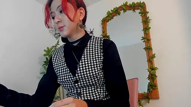 Snapshot of BonnieCute_ chatting on November 10, 2025, 11:43 pm BonnieCute online show from November 10, 2025, 11:43 pm