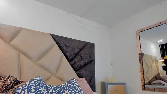 Snapshot of BonnieCute_ chatting on February 5, 2026, 12:06 am BonnieCute online show from February 5, 2026, 12:06 am