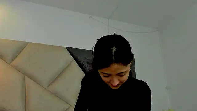 Snapshot of BonnieCute_ chatting on February 20, 2026, 12:29 am BonnieCute online show from February 20, 2026, 12:29 am