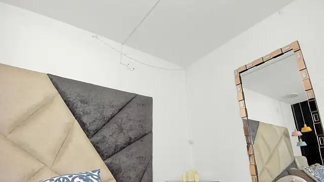 Snapshot of BonnieCute_ chatting on February 7, 2026, 11:46 pm BonnieCute online show from February 7, 2026, 11:46 pm