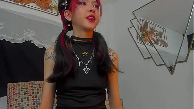 Snapshot of BonnieCute_ chatting on November 3, 2025, 11:41 pm BonnieCute online show from November 3, 2025, 11:41 pm