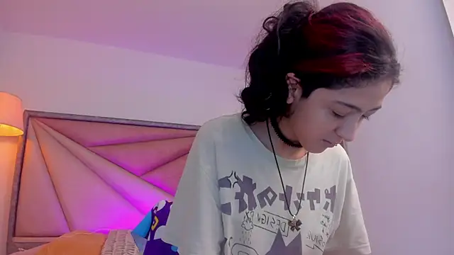 Snapshot of BonnieCute_ chatting on November 12, 2025, 11:41 pm BonnieCute online show from November 12, 2025, 11:41 pm