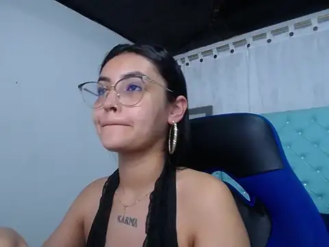 antonella sweetlittle online show from October 28, 2025, 8:13 am