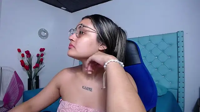 Snapshot of antonella_sweetlittle chatting on April 2, 2026, 11:06 am antonella sweetlittle online show from April 2, 2026, 11:06 am