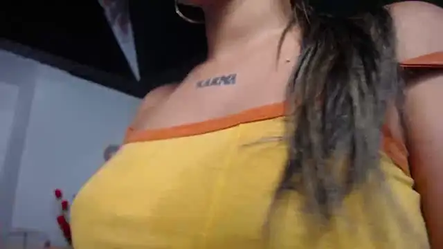 Snapshot of antonella_sweetlittle chatting on April 1, 2026, 12:17 pm antonella sweetlittle online show from April 1, 2026, 12:17 pm