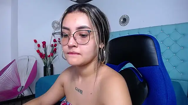 Snapshot of antonella_sweetlittle chatting on March 28, 2026, 1:01 pm antonella sweetlittle online show from March 28, 2026, 1:01 pm