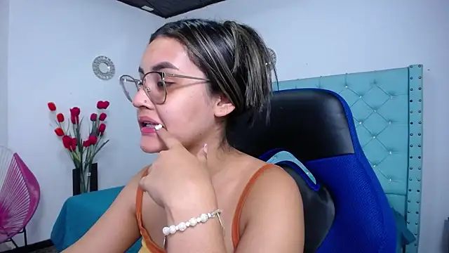 Snapshot of antonella_sweetlittle chatting on March 25, 2026, 12:26 pm antonella sweetlittle online show from March 25, 2026, 12:26 pm