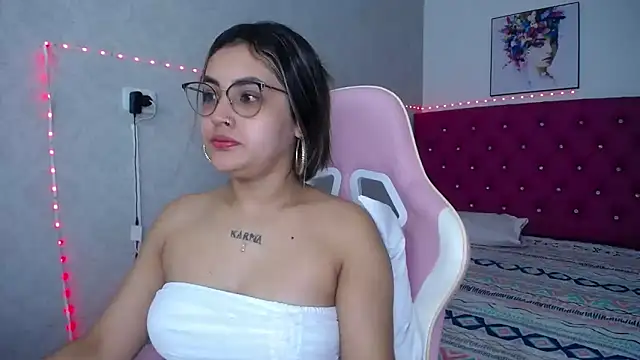 Snapshot of antonella_sweetlittle chatting on May 6, 2026, 11:47 am antonella sweetlittle online show from May 6, 2026, 11:47 am