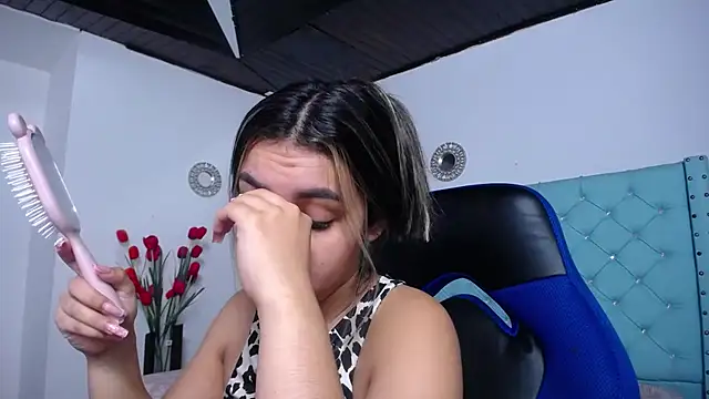 Snapshot of antonella_sweetlittle chatting on April 5, 2026, 10:11 am antonella sweetlittle online show from April 5, 2026, 10:11 am