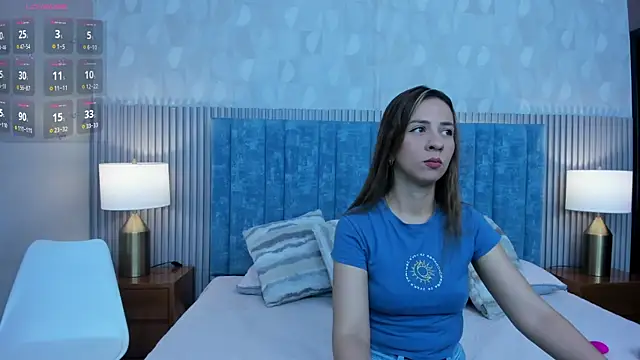 Ivi Akina online show from December 22, 2025, 6:19 pm