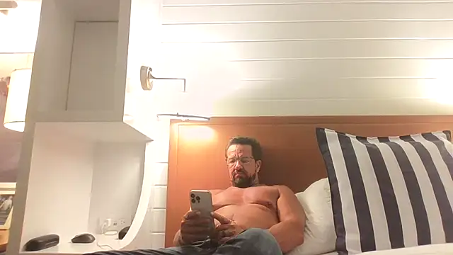 sluttydylan online show from October 4, 2025, 12:07 pm