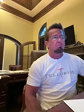 sluttydylan online show from April 21, 2026, 2:03 am