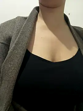 farah-36 online show from December 17, 2025, 9:42 pm