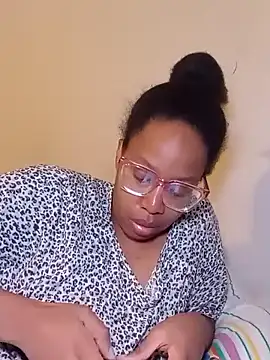 madamsensuale online show from January 26, 2025, 3:27 am