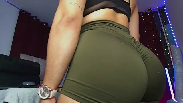 Snapshot of im_mishellbigass chatting on February 7, 2026, 10:34 am im mishellbigass online show from February 7, 2026, 10:34 am