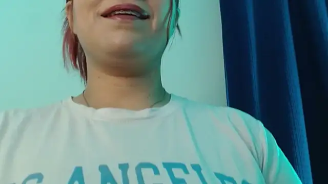 Snapshot of cata__gutierrez_ chatting on October 29, 2025, 2:32 am cata gutierrez online show from October 29, 2025, 2:32 am