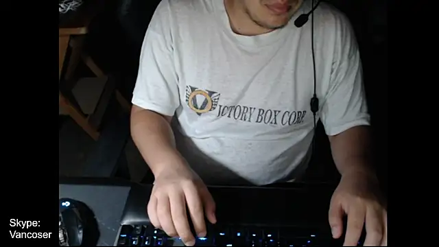 thealfawolf01 online show from February 9, 2025, 5:40 am