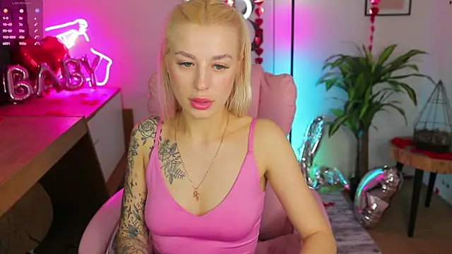 Crystal Barbie online show from February 28, 2025, 1:47 am