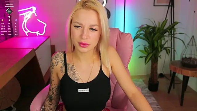 Crystal Barbie online show from March 9, 2025, 5:55 am