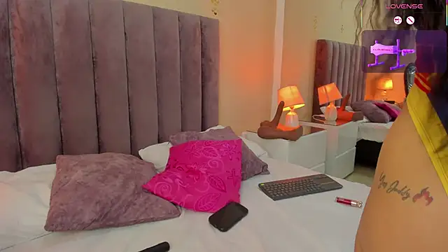 Megan Thompsonn online show from April 13, 2026, 1:15 pm