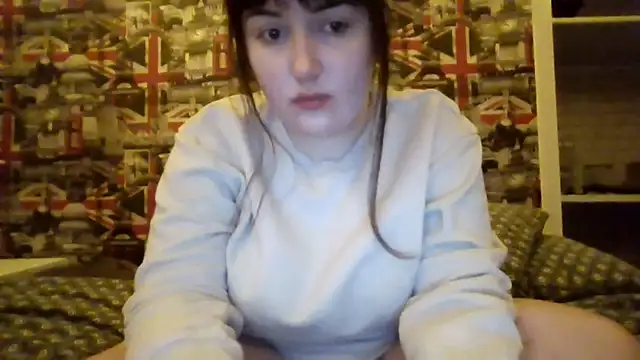 Snapshot of Lynylou chatting on November 14, 2025, 9:18 pm Lynylou online show from November 14, 2025, 9:18 pm