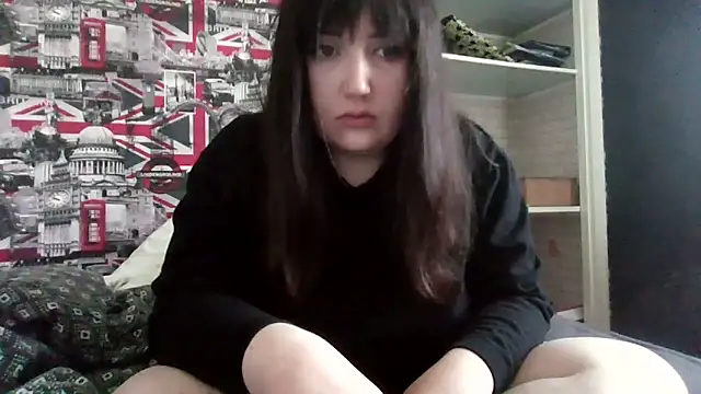 Snapshot of Lynylou chatting on November 25, 2025, 12:05 pm Lynylou online show from November 25, 2025, 12:05 pm