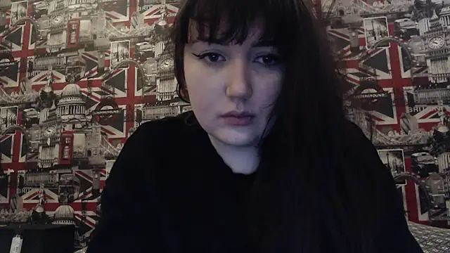 Lynylou online show from February 27, 2026, 8:41 pm